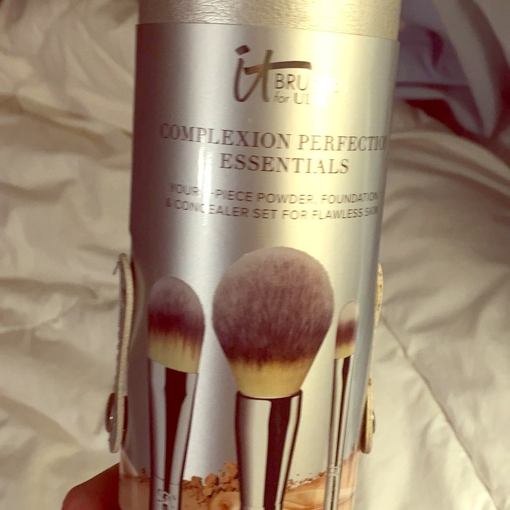It Cosmetics Complexion Perfection Essentials